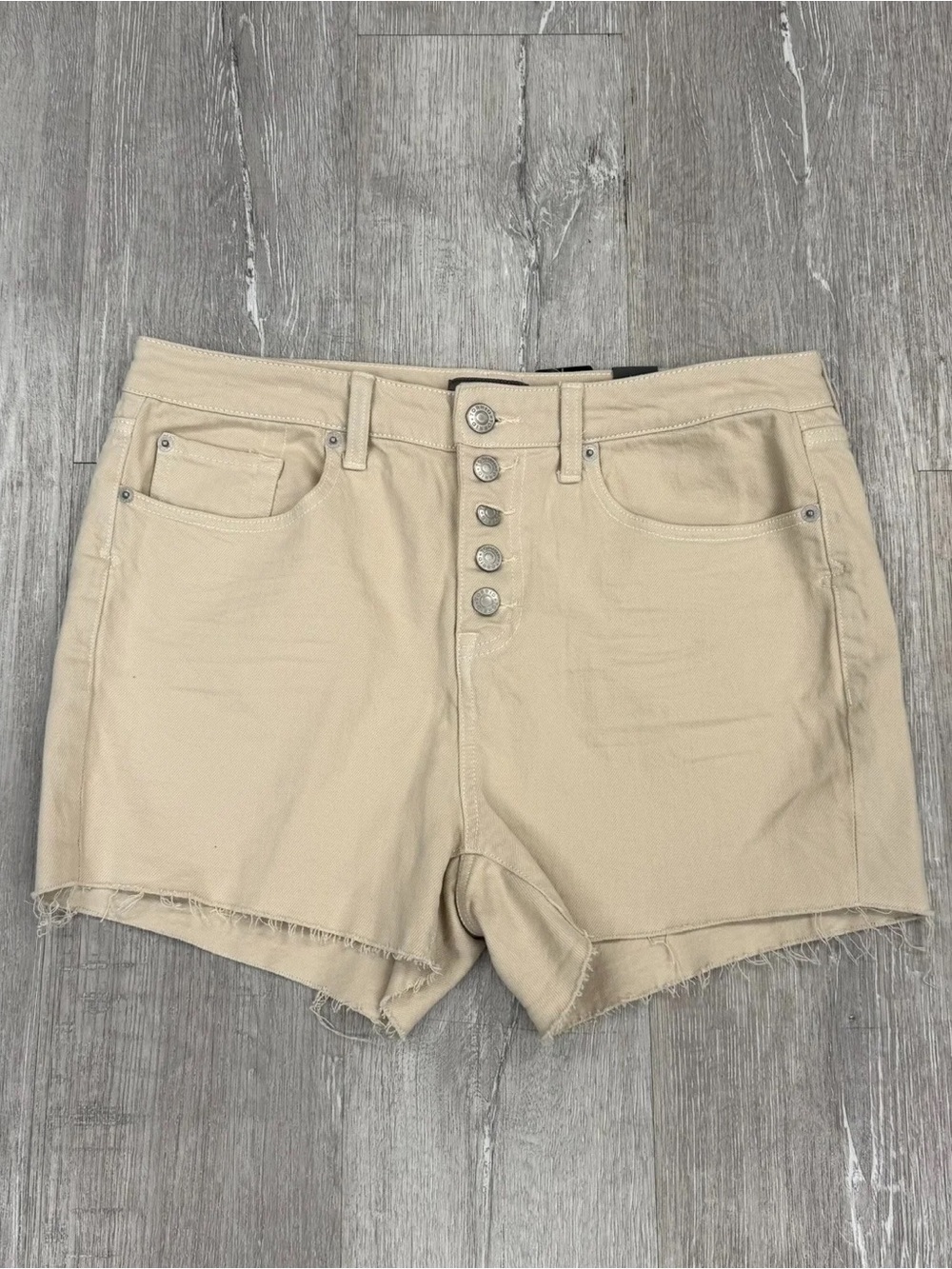 Torrid Cream 3.5 Inch Classic Denim High-Rise Shorts - New - Size 10